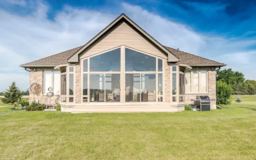 Transform Your Home with a Luxurious 4-Season Insulated Sunroom!